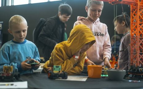 SASA8333-makers_f_2025